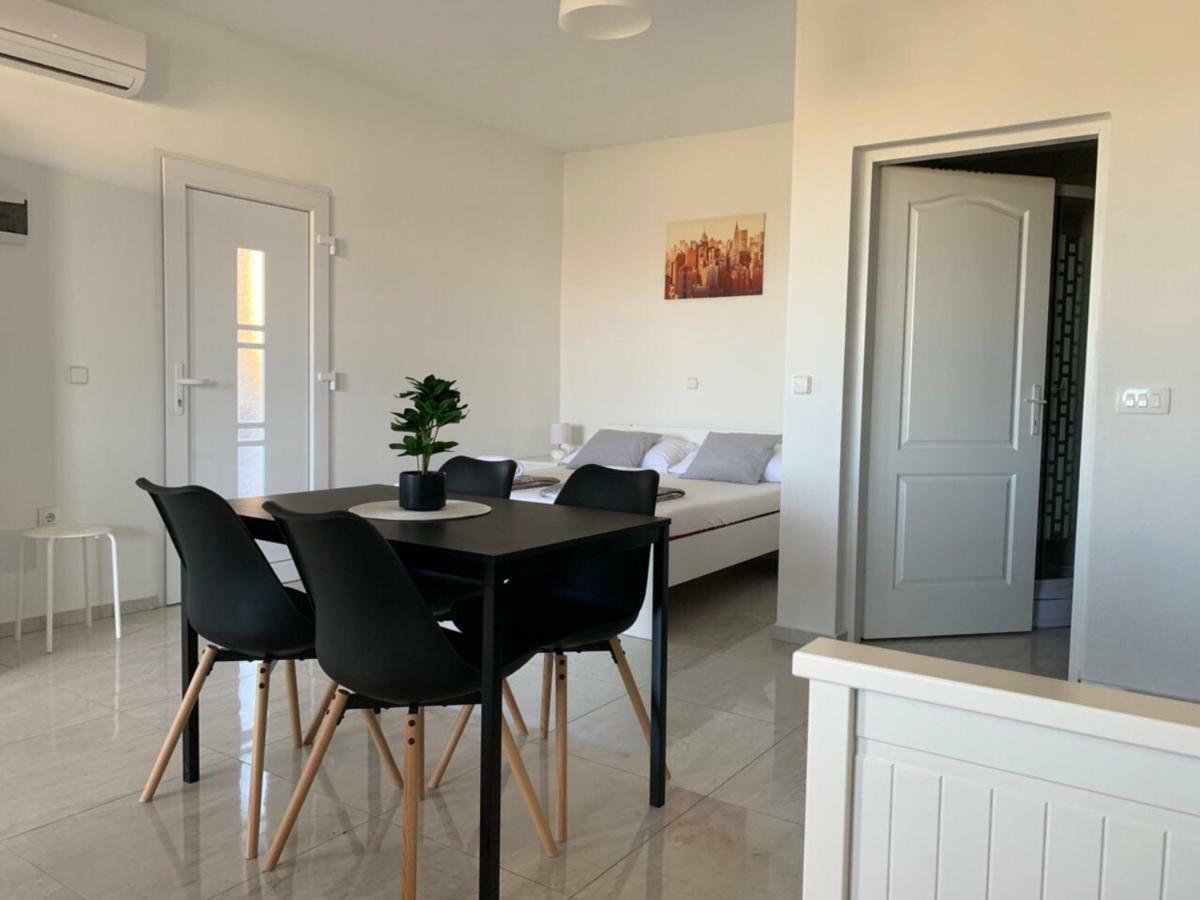 Ferienwohnung Nelany Zubovići Exterior foto